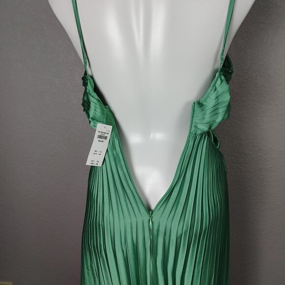 Abercrombie and Fitch Giselle Pleated Cutout Maxi Green Dress NWT Size MT - Picture 10 of 15